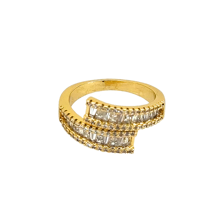 Elegant Crossover Diamond Golden Ring