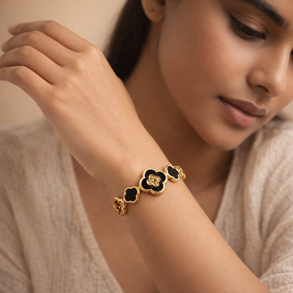 Midnight Clover Gold Bracelet