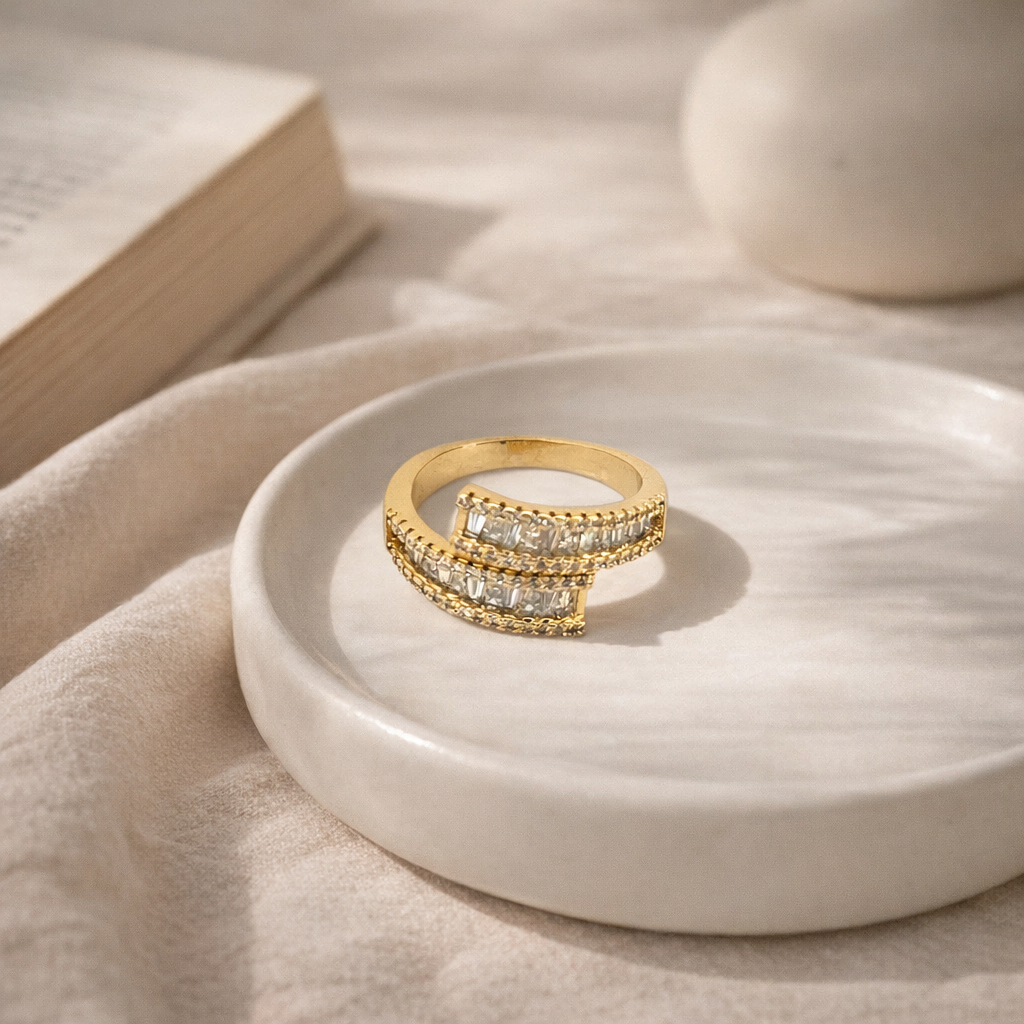 Elegant Crossover Diamond Golden Ring