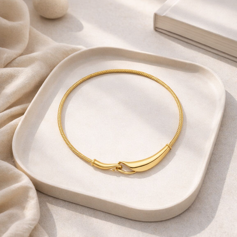 Celeste Curve Gold Hasli Necklace