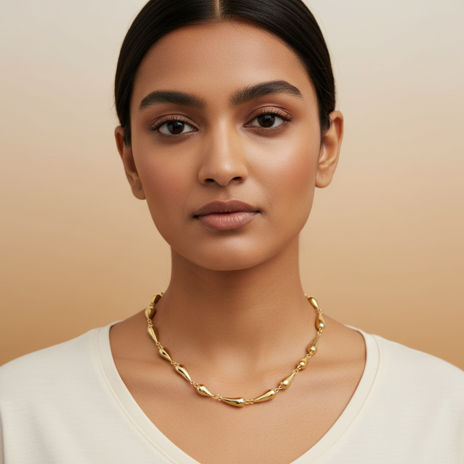 Modern Gold Finish Teardrop Link Necklace – Minimalist Elegant Design