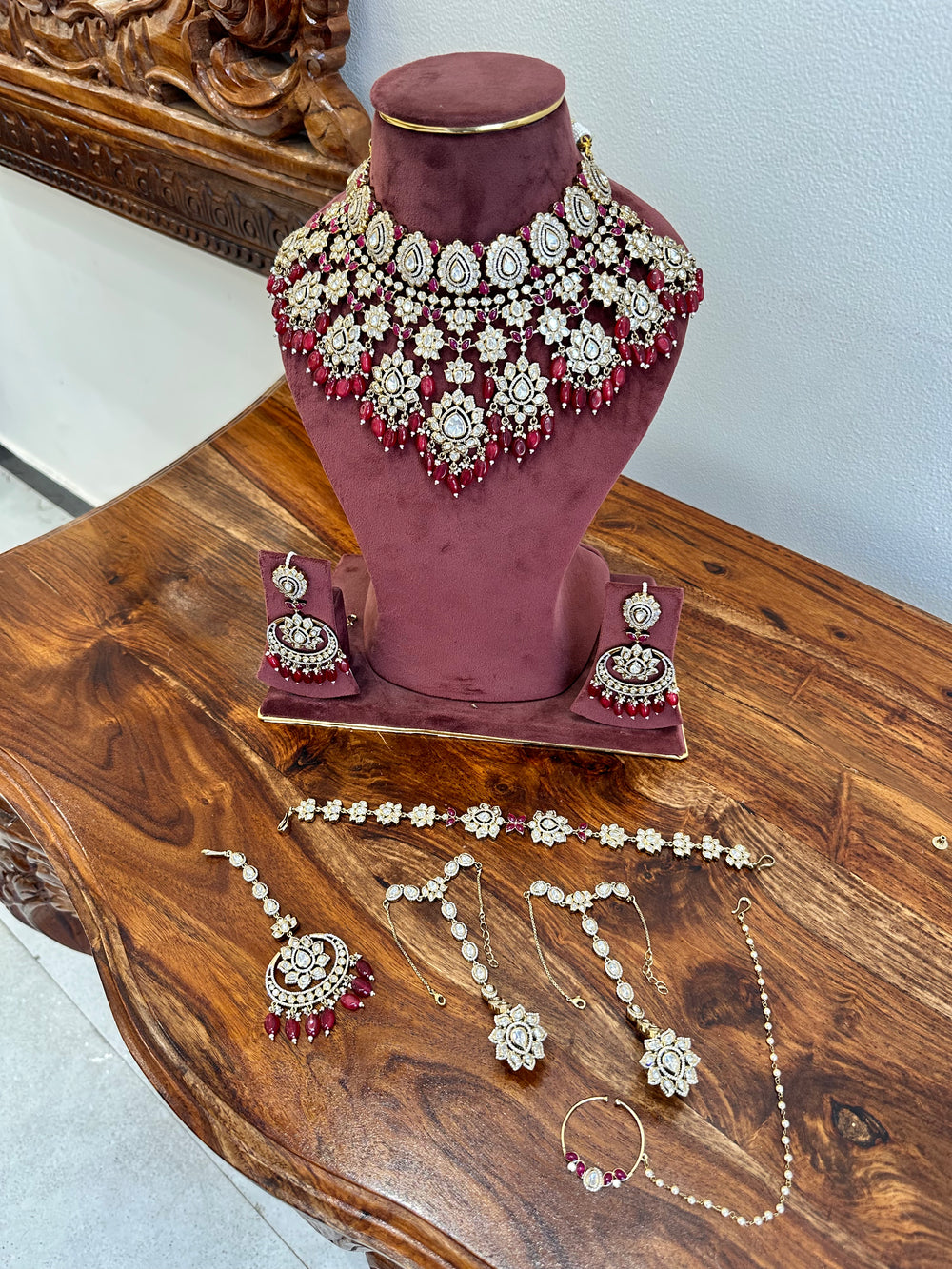 Rajshree Kundan-Inspired Bridal Jewellery Set real view 4