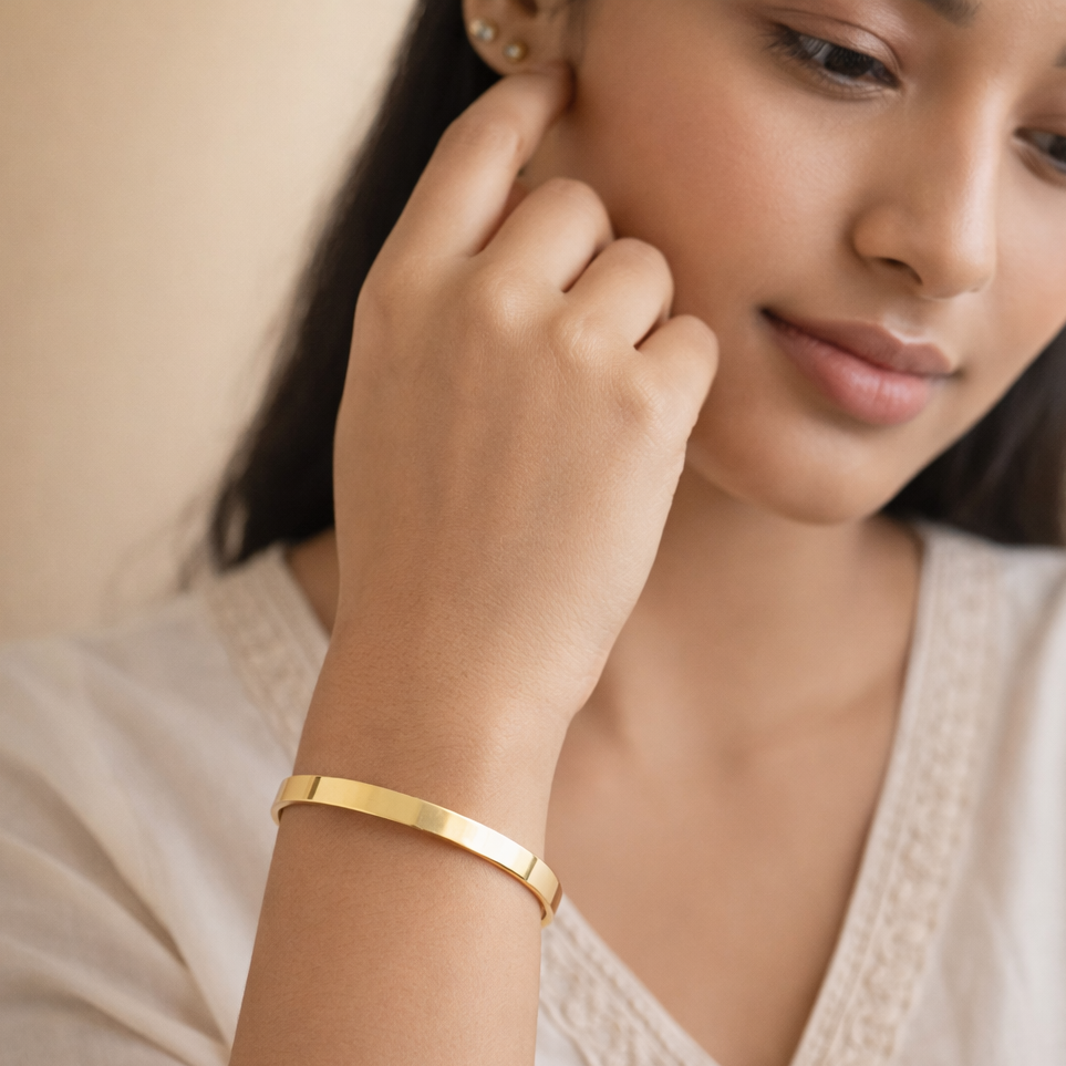 The Minimalist Aura Gold Kada Bangle