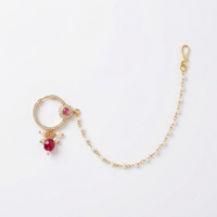 pearl chain, red stone aur kundan-style detailing ke saath.