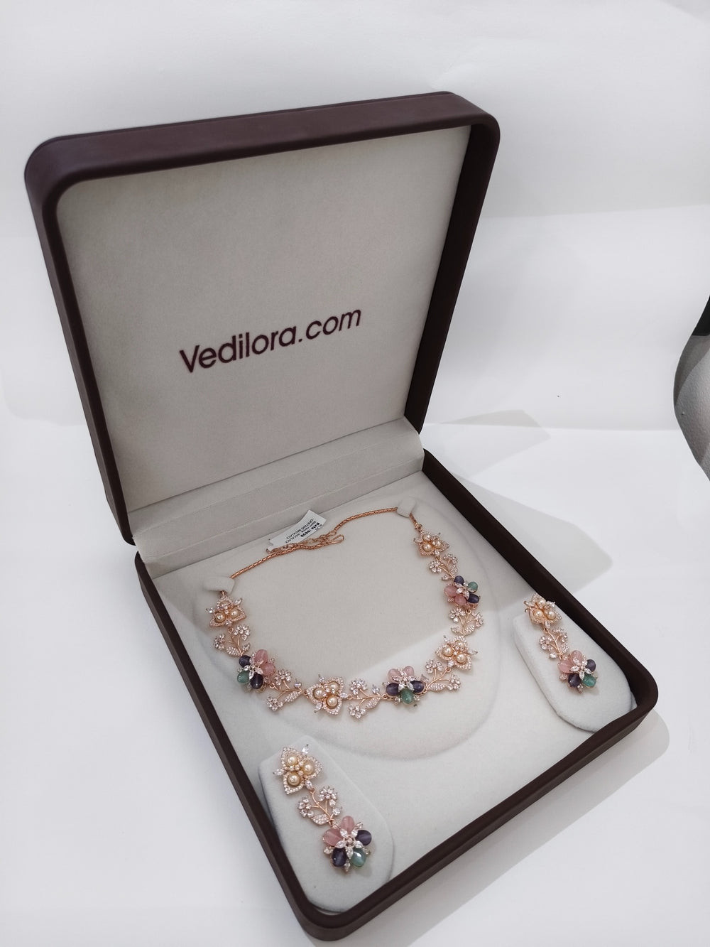 Pastel Floral Pearl-Style Necklace Set real view 2