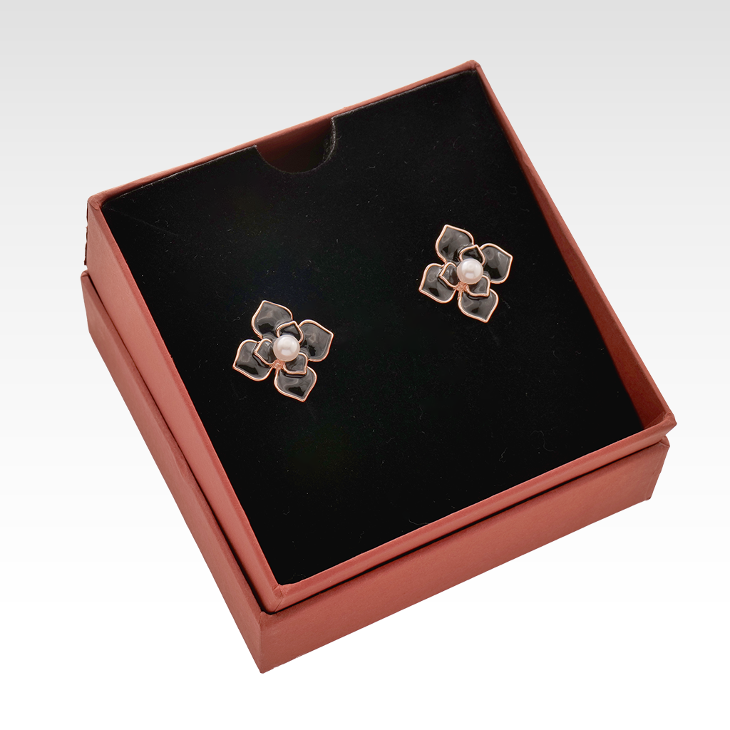 Midnight Bloom Pearl Stud Earrings