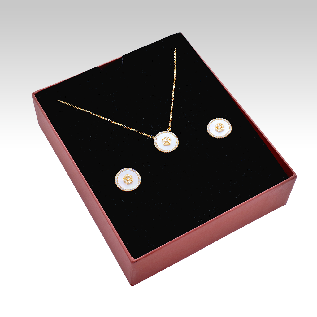 Classic Halo Medallion Golden Pendant Set