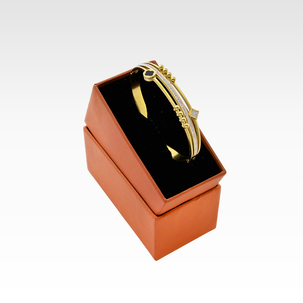 Gilded Triple-Band Clover Bangle