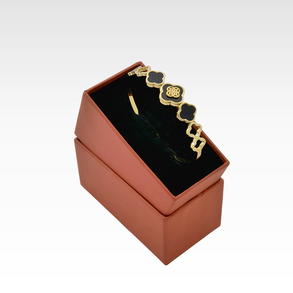 Midnight Clover Gold Bracelet