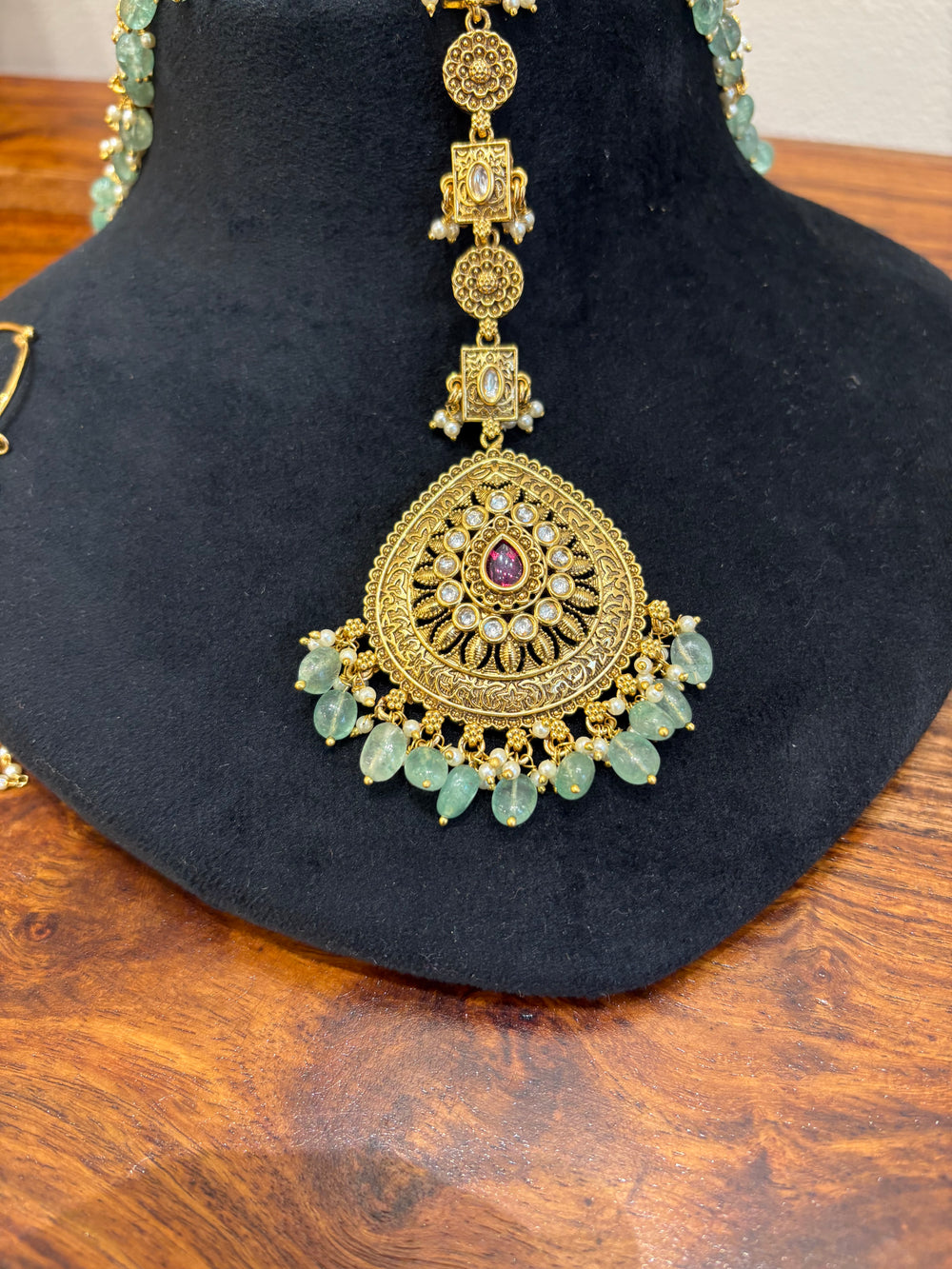 Riva Royal Bridal Jewellery Set real view 1