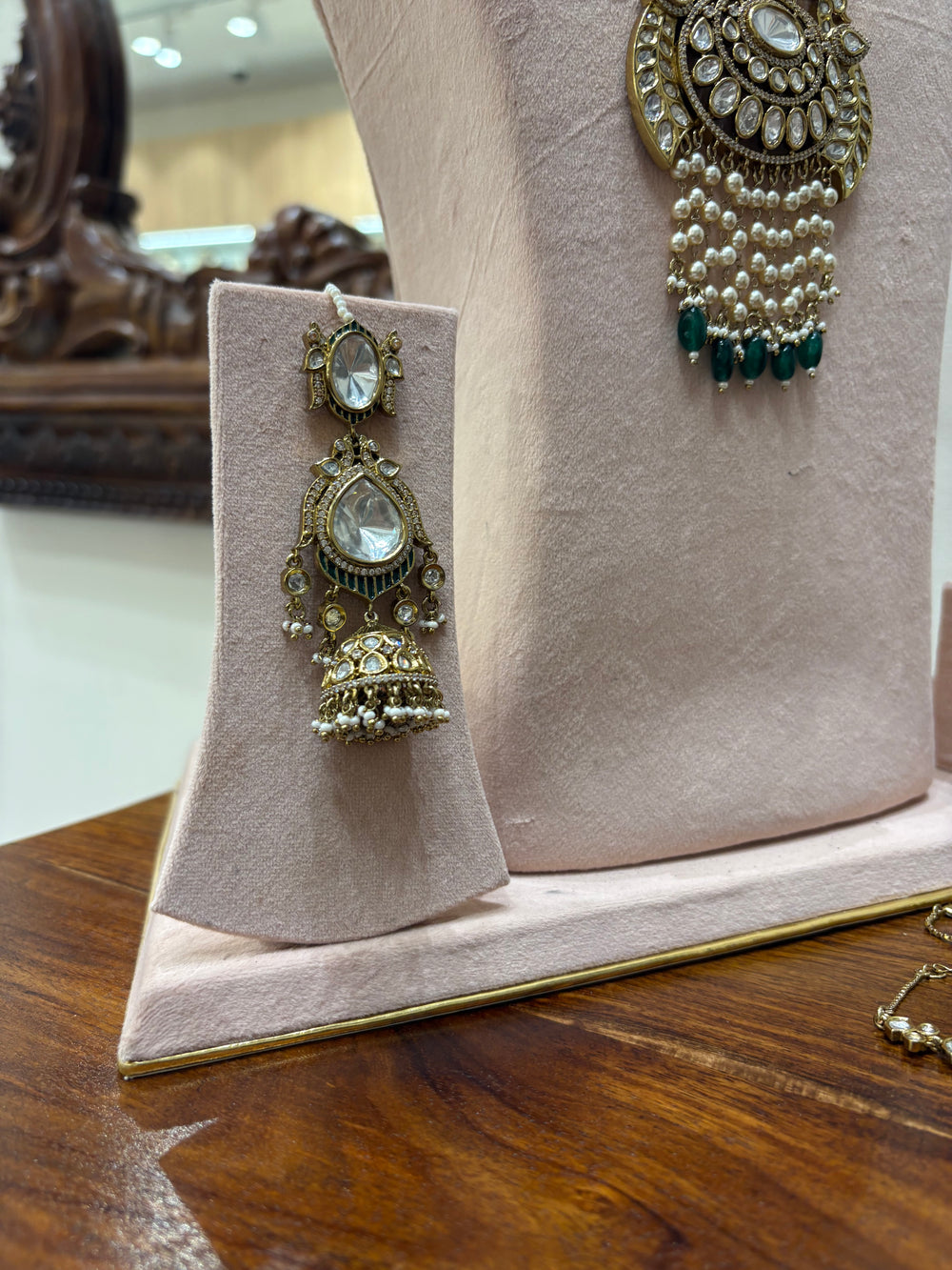 Meher Kundan-Inspired Bridal Jewellery Set real view 8