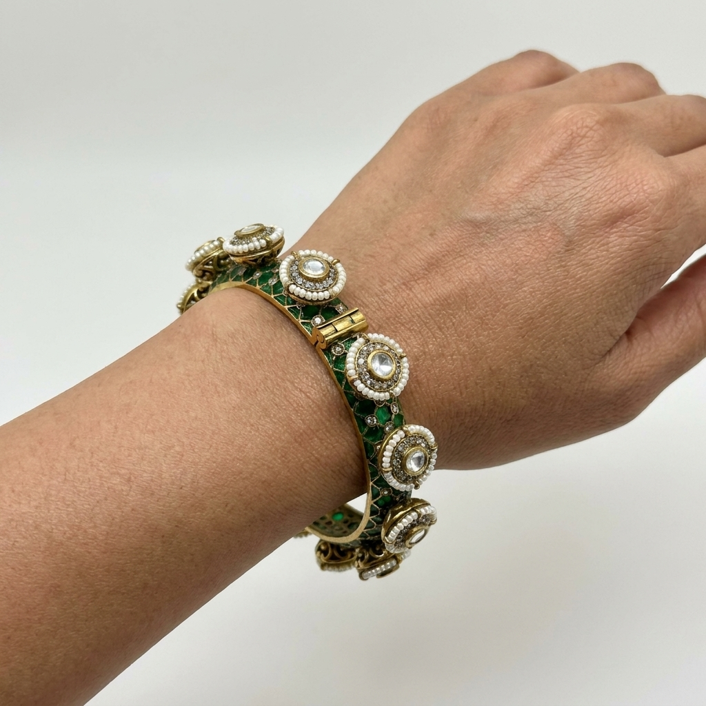 Emerald Green Kundan-Inspired Designer Bangle