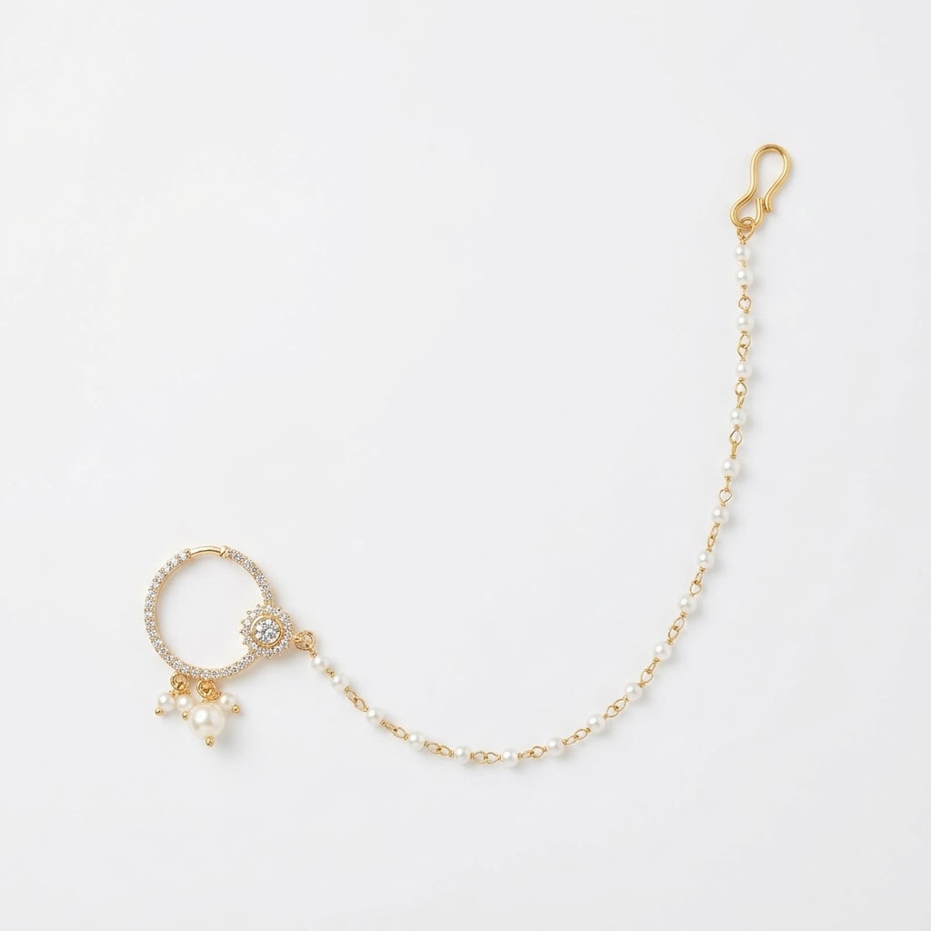 pearl chain, white stone aur kundan-style detailing ke saath.